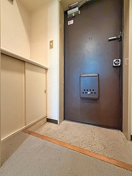 靴収納付きで玄関周りもすっきり