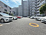 その他：敷地内駐車場を備えた大規模レジデンス。ゆとりある敷地計画と管理体制の良さが魅力です