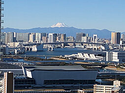 開口部からは富士山が望めます。（天候による）