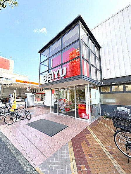 西友 関町店…徒歩4分(約310m）
