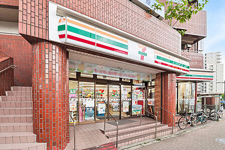 セブンイレブン豊島要町駅前店 約50m