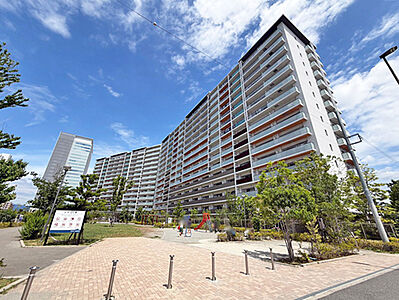 外観：南向き住戸につき陽当り良好です！