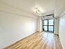 リビング/ダイニング：やさしい陽光が差し込む、毎日を気持ちよくスタートできるお部屋。やさしい陽光が差し込む、毎日を気持ちよくスタートできるお部屋。
