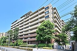 京王井の頭線「高井戸」駅徒歩5分、同線「浜田山」も利用可能。RC造地上9階地下1階建マンションです。【外観】