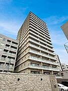 住戸内には、食器洗乾燥機、ディスポーザー、浴室乾燥機等の暮らしをサポートする設備が充実しています。【現地外観】