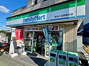 ファミリーマート百合ヶ丘駅南口店（約190m）
