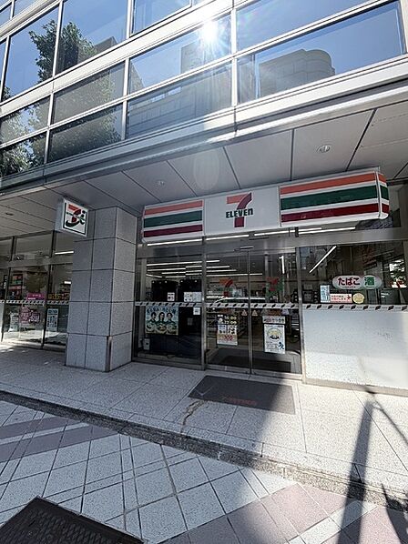 セブン-イレブン 日本橋堀留町2丁目店(約150m)