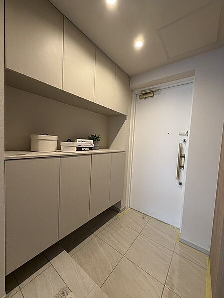 家具・調度品は販売価格に含まれません。