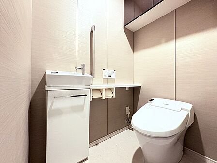 手洗い付きトイレ手洗い付きトイレ