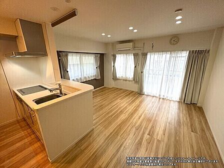 ※現況写真や間取り図等を元にCGで作成したリフォームイメージです。リフォームは別途費用が発生します。通風良好な2面採光設計のLDK。東向きバルコニーに面し、爽やかな朝日が入ります。