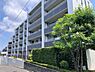 外観：京浜急行線・横浜市営地下鉄ブルーライン上大岡駅まで徒歩13分。
