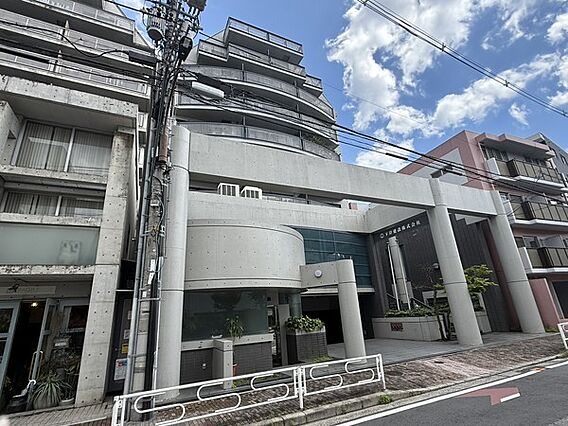 現地外観写真で...