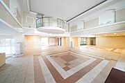 広々と開放感のあるロビーです。