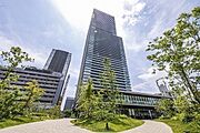 JR東海道本線「大阪」駅徒歩14分、複数路線利用可能で通勤に便利。ペット飼育可能です(規約制限有)。【現地外観写真】