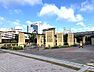 その他：550平米の広さが確保されたエントランス前の開発広場(アークプラザ)。複合遊具が設置されています。【その他現地写真】