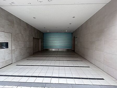 マンション敷地内の駐車場です。最新の空き情報や金額などの詳細は、お気軽にお問い合わせください。【駐車場】