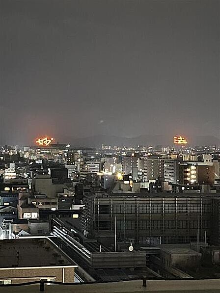 屋上スカイテラスからの眺望（五山の送り火）