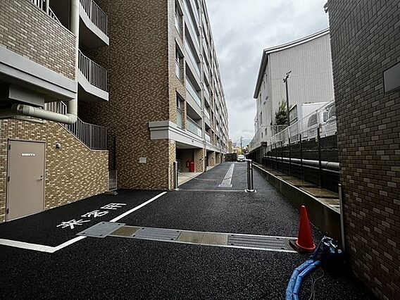 敷地内に駐車場...