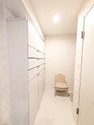※販売対象に家具・調度品は含まれません。備付けの収納スペースには、リネン類や洗面用品などたっぷりと収納可能です。
