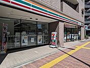 セブンイレブン文京小石川4丁目店 390m