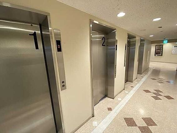 エレベーターホ...