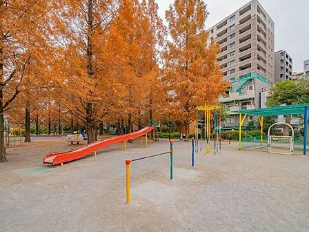 中央区立あかつき公園 140m