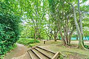  目黒区立駒場野公園 550m