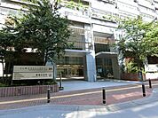  豊島区役所 780m