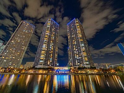 外観:左側:イーストタワー 右側:ウエストタワー 外観:左側:イーストタワー 右側:ウエストタワー