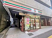 セブン-イレブン 新宿揚場町店 690m