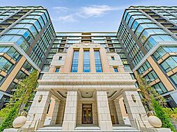 旧逓信省の面影を残した造りとなっております。