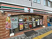 セブンイレブン港区三田5丁目店 570m