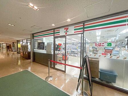 セブンイレブン三田国際ビル店 750m