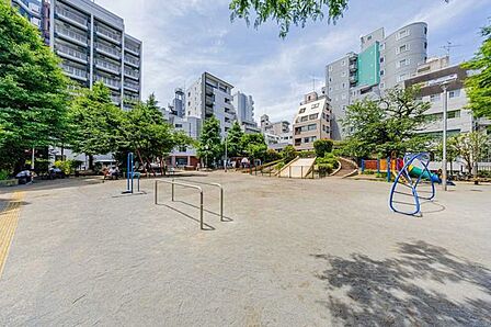 網代公園 300m