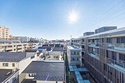 前方に高い建物がないため、陽当たり良好