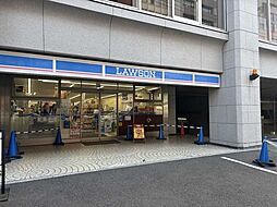ファミリーマート南青山6丁目店 220m