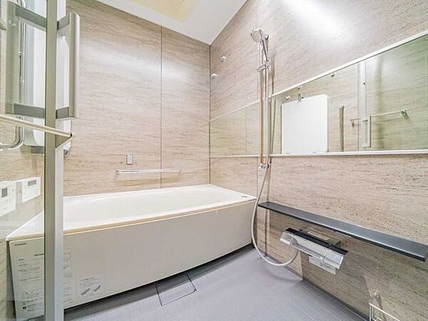 浴室を拡大表示