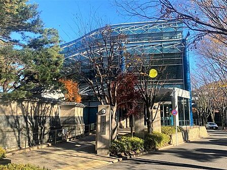 世田谷文学館 800m