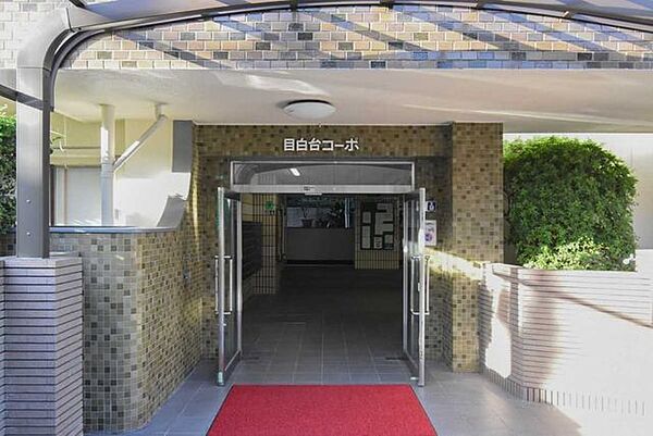 エントランスを拡大表示