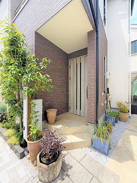 玄関を拡大表示