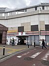 セブンイレブン小田急喜多見店 240m