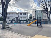 経堂赤堤通り公園 450m