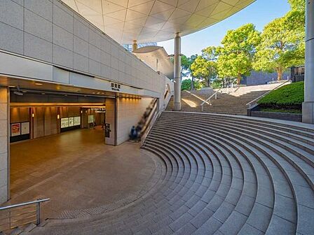 東急田園都市線「用賀」駅 1440m