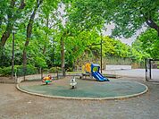 区立下馬中央公園 150m