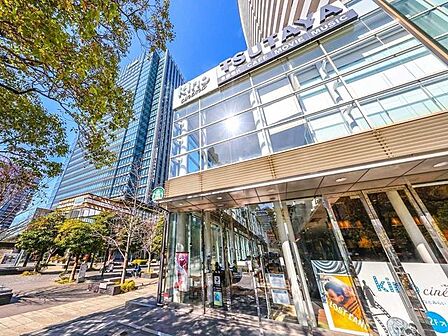 TUTAYA横浜みなとみらい店 10m
