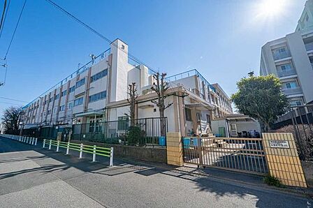 葛飾区立西亀有小学校 340m