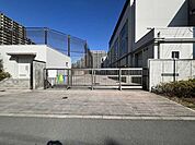  浦安市立高洲中学校 240m
