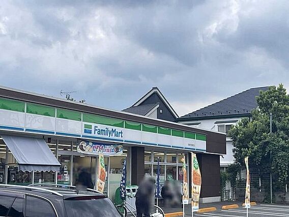 ファミリーマー...