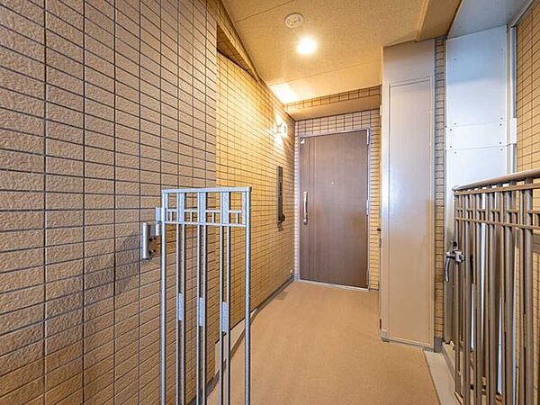 玄関を拡大表示