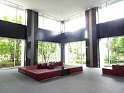エントランスホール